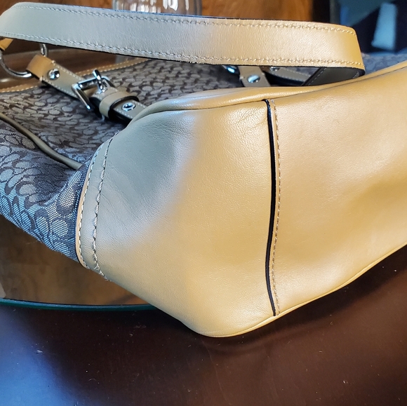 Coach Tote - Picture 13 of 15